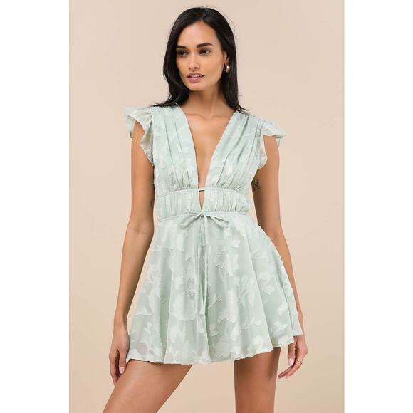 NWT Lulus All About The Flowers Mint Green Burnout Floral Ruffled Romper Size L - Picture 1 of 7